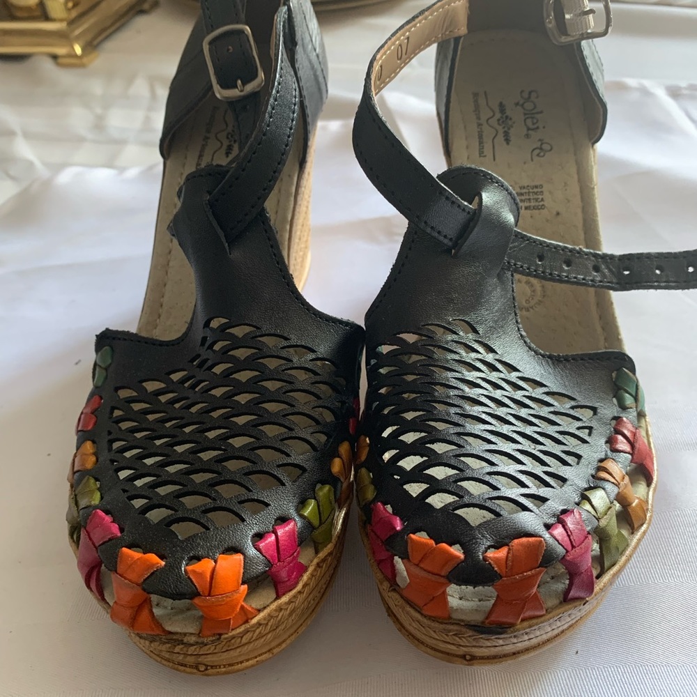 Hurachae platform sandals